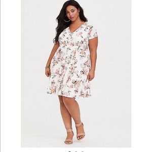 Torrid NWT Ivory  Floral Challis Dress